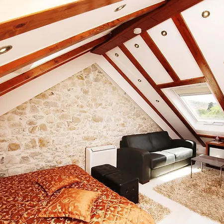 Kampanel Bed and Breakfast 4*