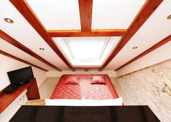 Kampanel Bed & Breakfast 4*